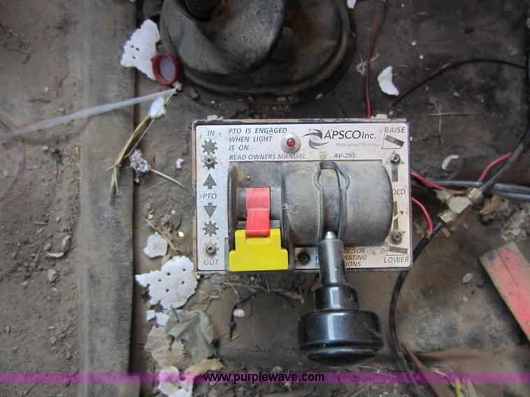 image for item C5346 1992 International 4900 dump truck