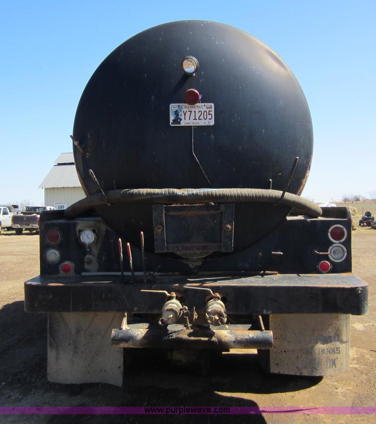 image for item C5357 1984 International F2275 vac truck