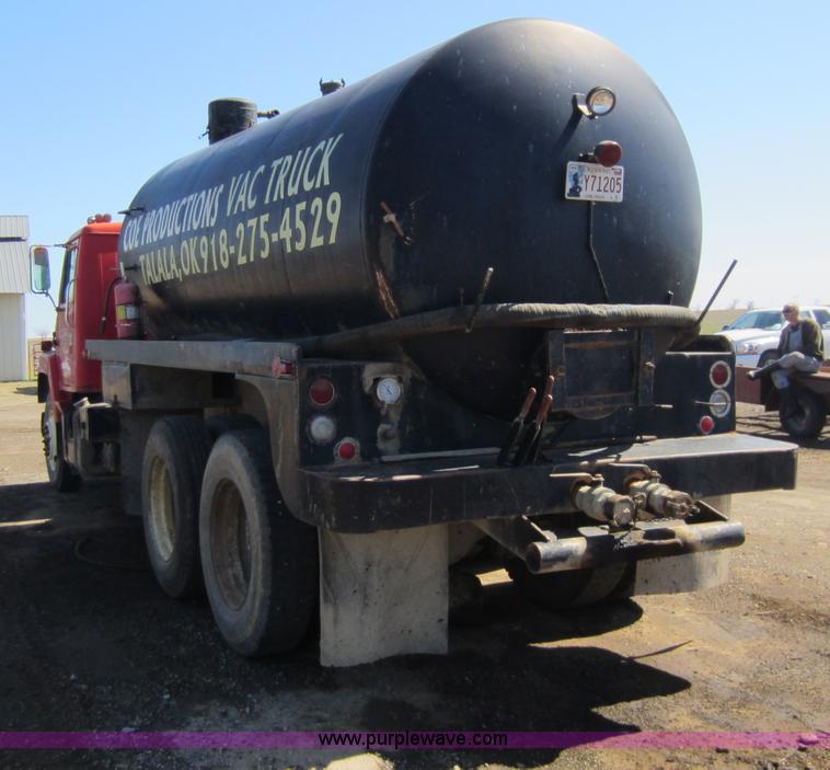 image for item C5357 1984 International F2275 vac truck