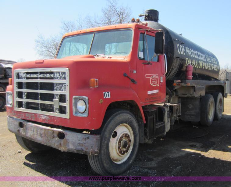 image for item C5357 1984 International F2275 vac truck