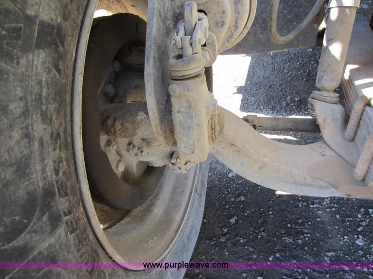 image for item C5357 1984 International F2275 vac truck