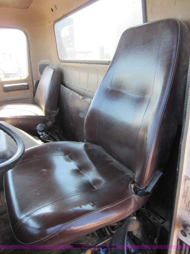 image for item C5357 1984 International F2275 vac truck