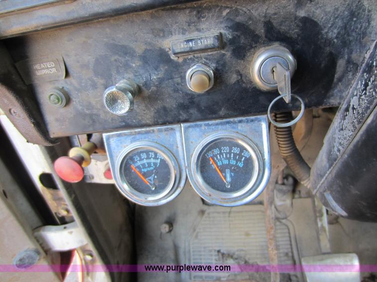 image for item C5357 1984 International F2275 vac truck