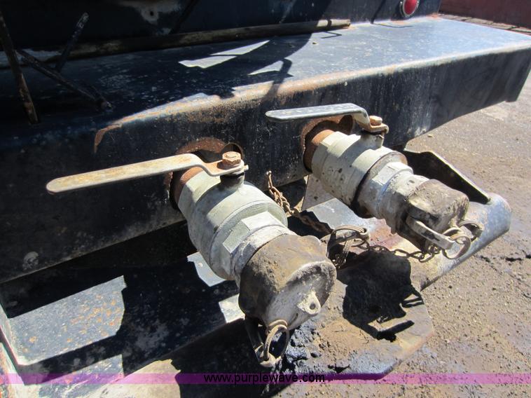 image for item C5357 1984 International F2275 vac truck