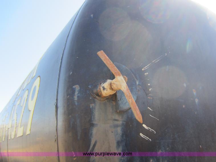 image for item C5357 1984 International F2275 vac truck