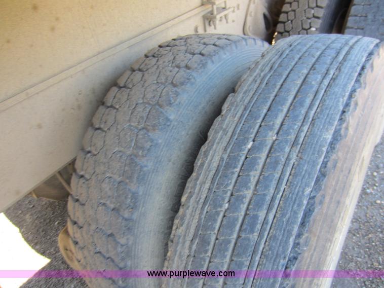 image for item C5357 1984 International F2275 vac truck