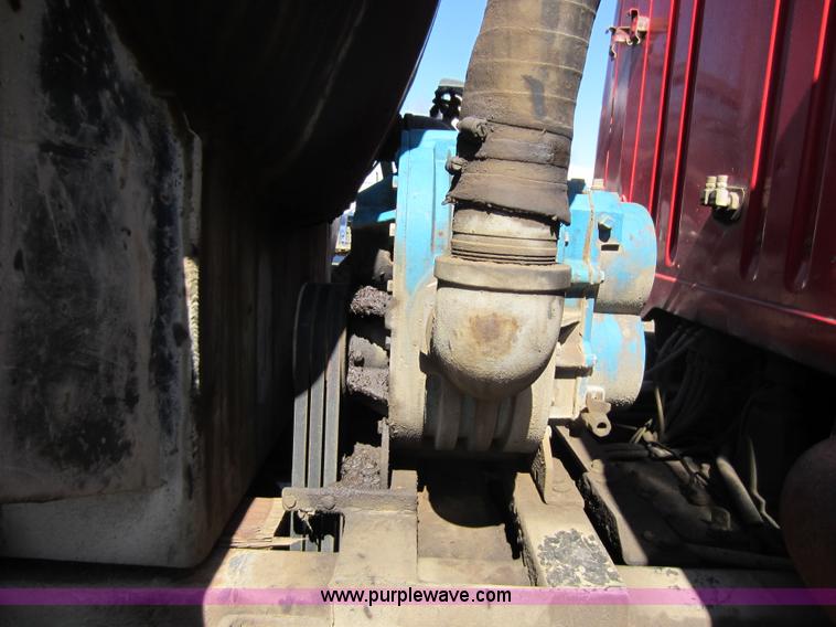 image for item C5357 1984 International F2275 vac truck