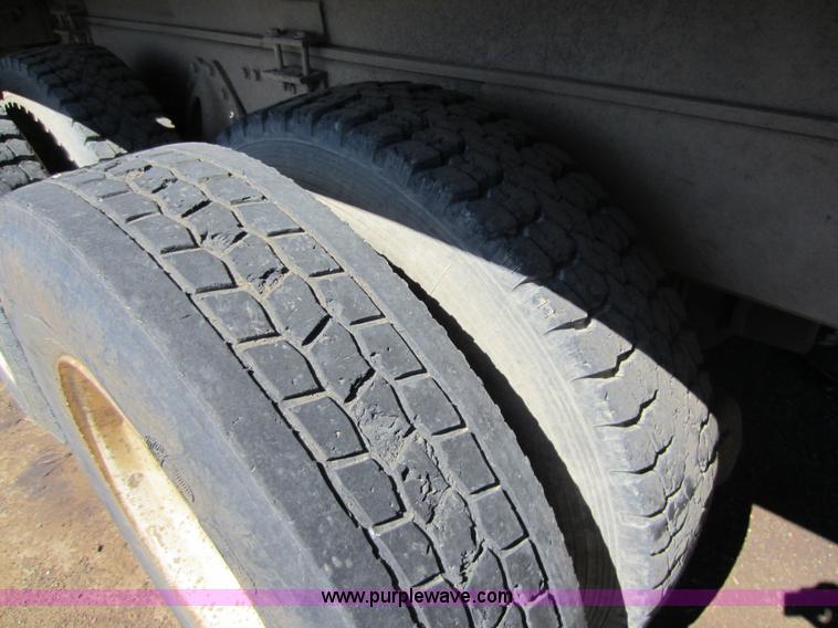 image for item C5357 1984 International F2275 vac truck