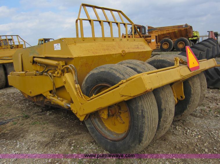 Reynolds 10C dirt pan in Independence, KS Item C5360 sold Purple Wave