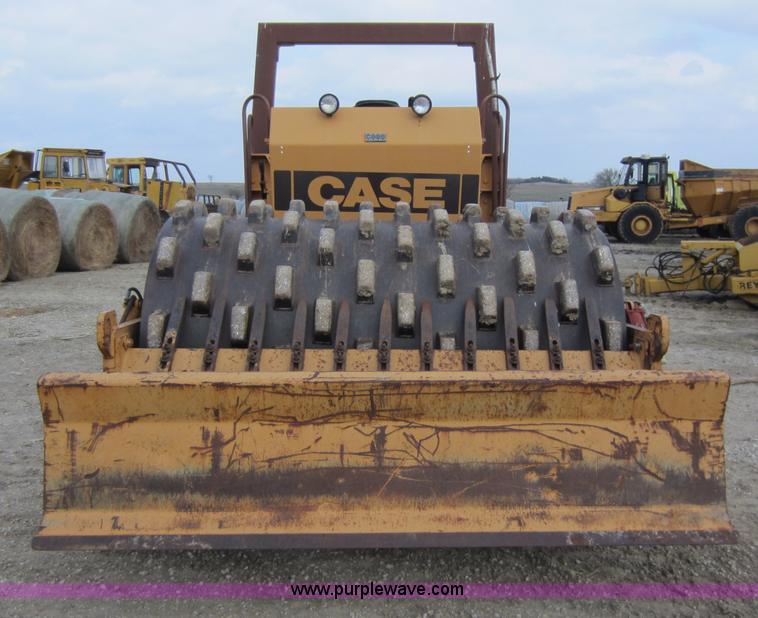image for item C5362 Case W1102PD vibratory roller