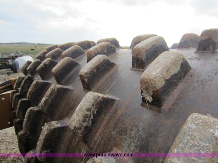 image for item C5362 Case W1102PD vibratory roller