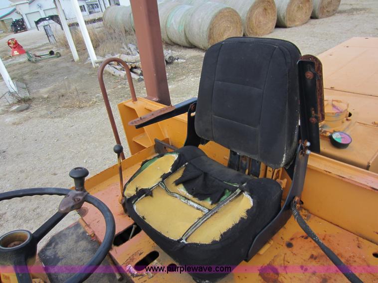 image for item C5362 Case W1102PD vibratory roller