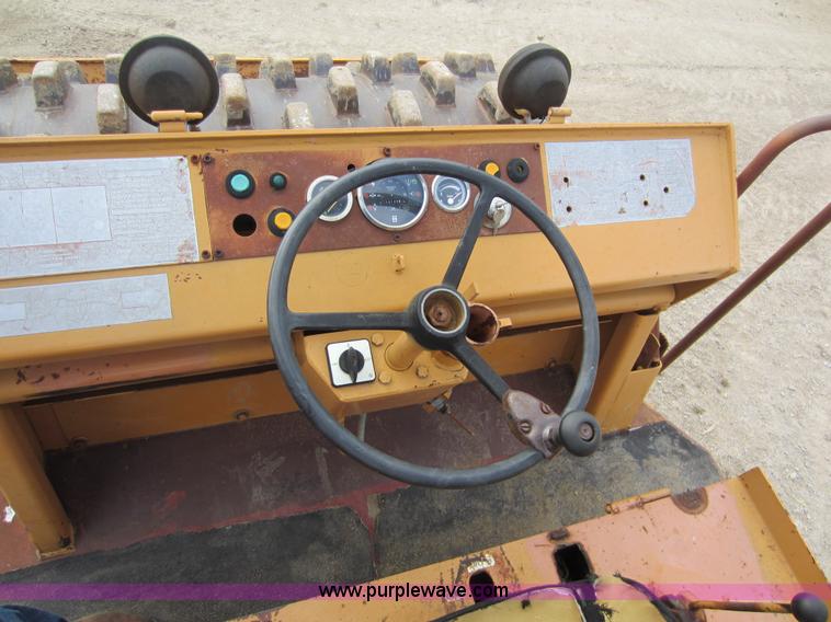 image for item C5362 Case W1102PD vibratory roller