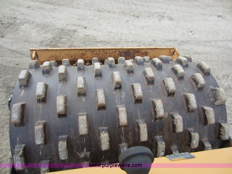 image for item C5362 Case W1102PD vibratory roller