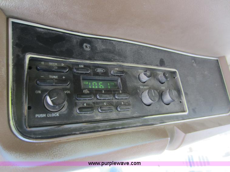 image for item C5365 1993 Ford LT9000 dump truck