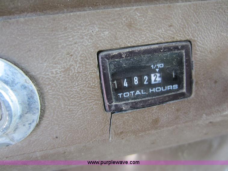 image for item C5365 1993 Ford LT9000 dump truck