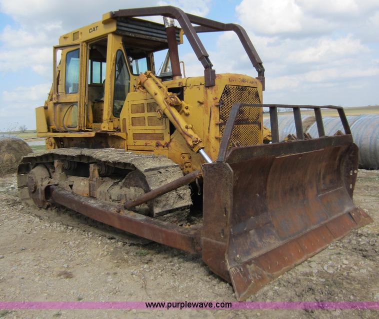 image for item C5367 1970 Caterpillar D7F dozer