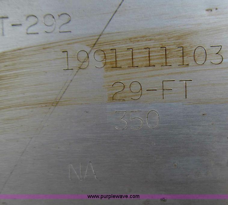 image for item D3053 2000 GMC 3500 bucket truck