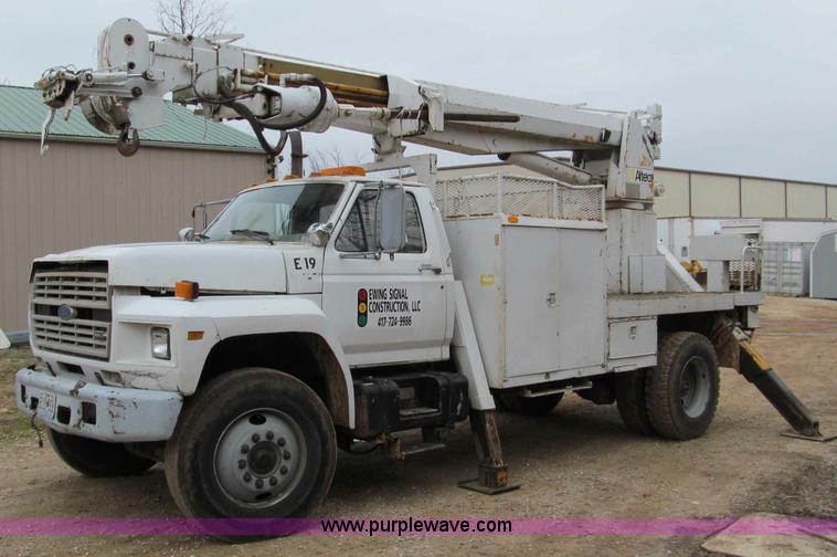 image for item D3054 1987 Ford F8000 truck