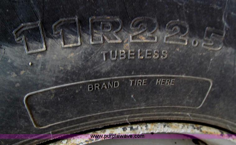 image for item D3054 1987 Ford F8000 truck