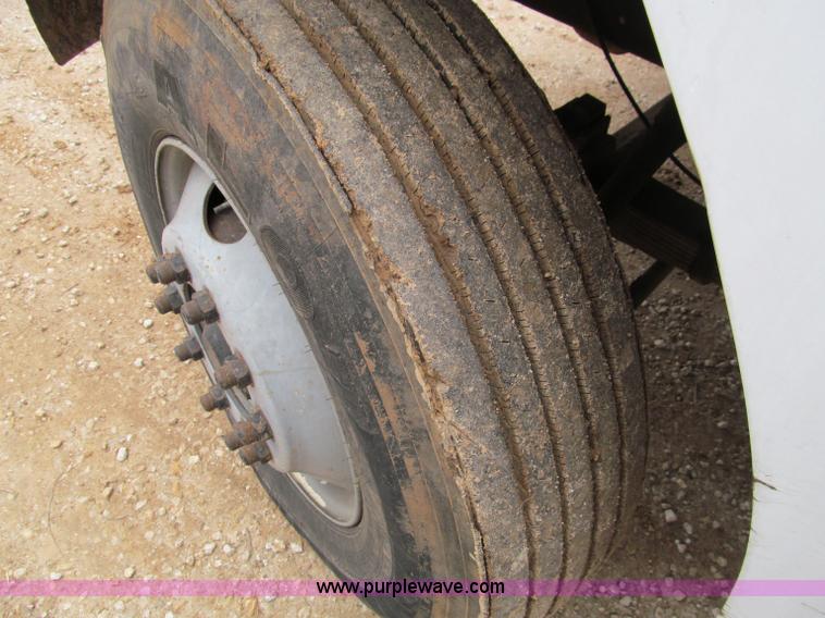 image for item D3054 1987 Ford F8000 truck