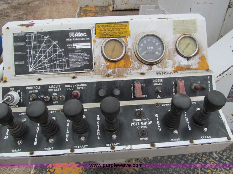 image for item D3054 1987 Ford F8000 truck