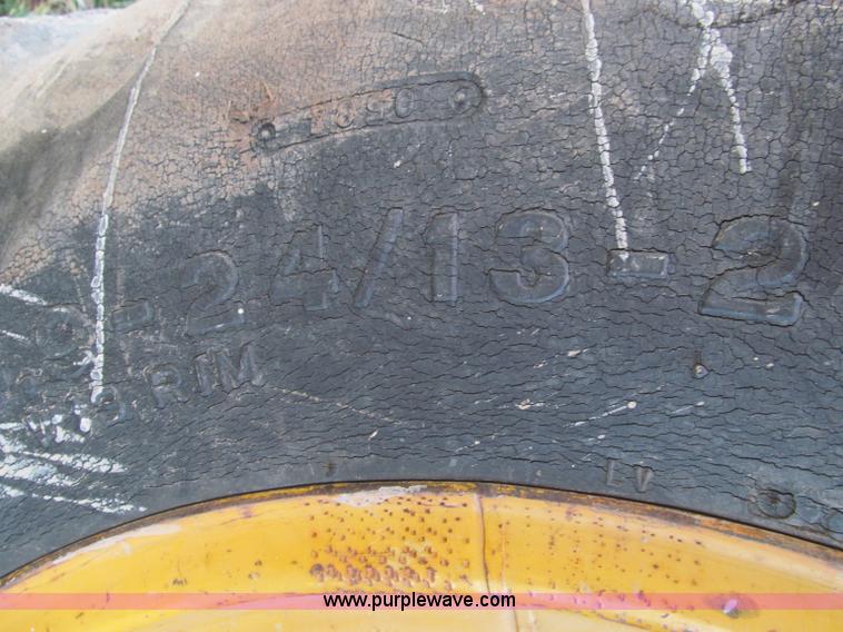 image for item D3063 John Deere 300 tractor