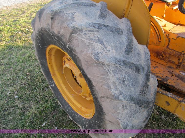 image for item D3063 John Deere 300 tractor