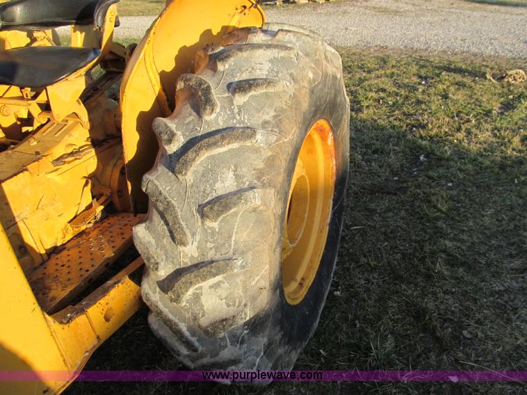 image for item D3063 John Deere 300 tractor