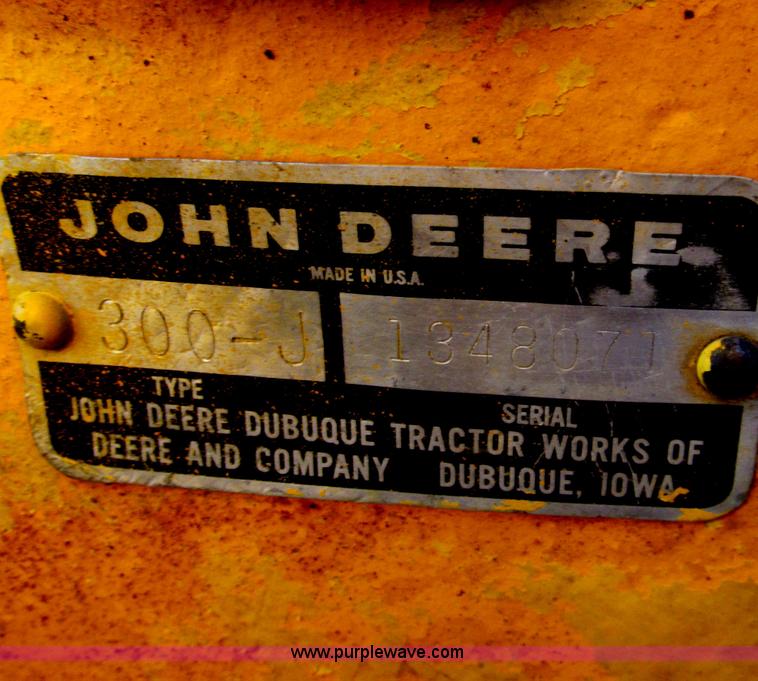 image for item D3063 John Deere 300 tractor