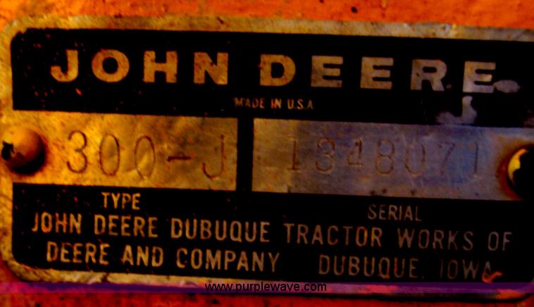 image for item D3063 John Deere 300 tractor