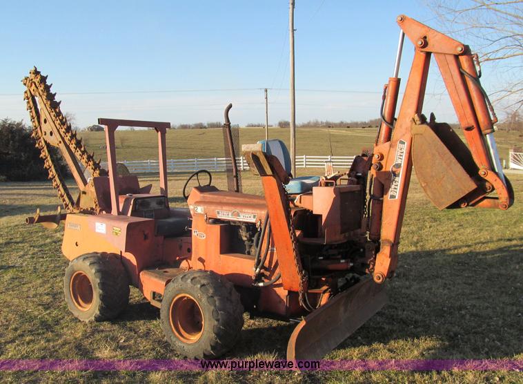 image for item D3064 Ditch Witch R65D trencher