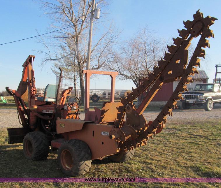image for item D3064 Ditch Witch R65D trencher