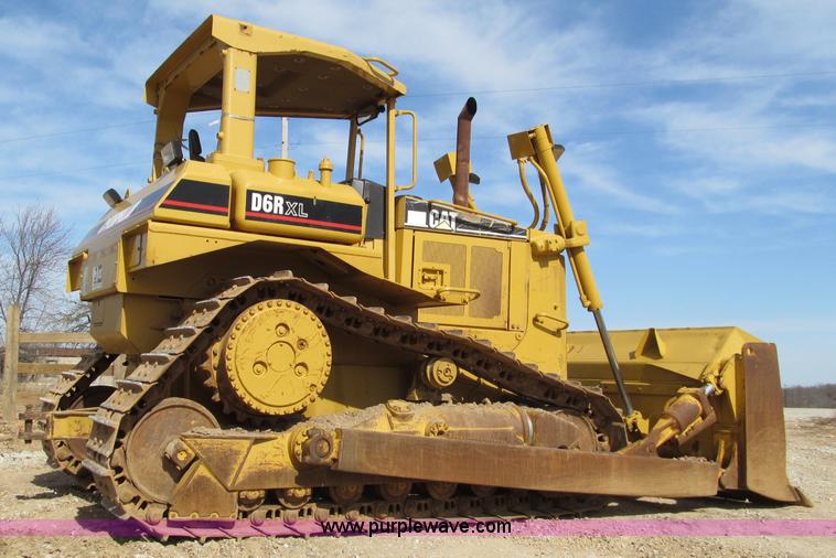 image for item D3102 1999 Caterpillar D6R XL dozer