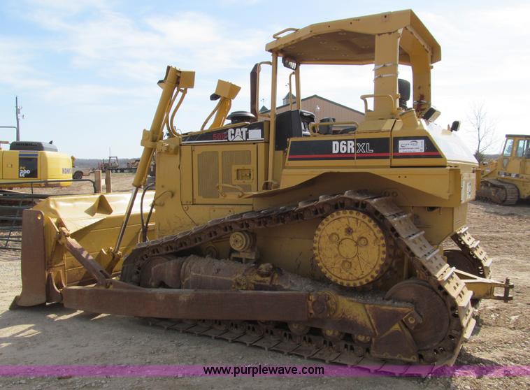 image for item D3102 1999 Caterpillar D6R XL dozer