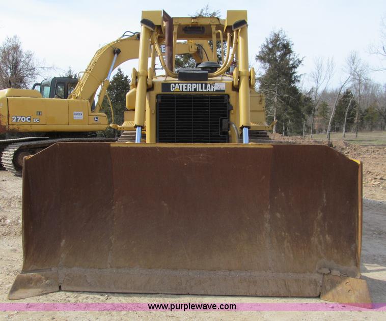 image for item D3102 1999 Caterpillar D6R XL dozer
