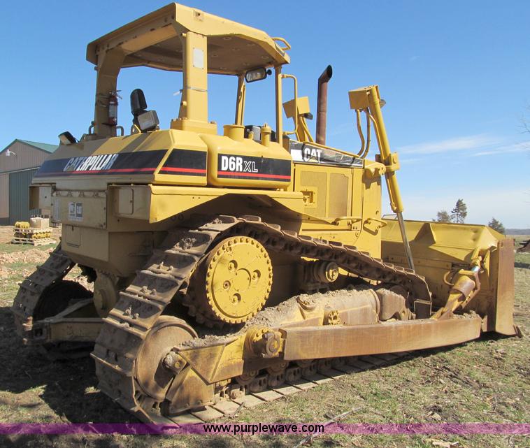 image for item D3102 1999 Caterpillar D6R XL dozer