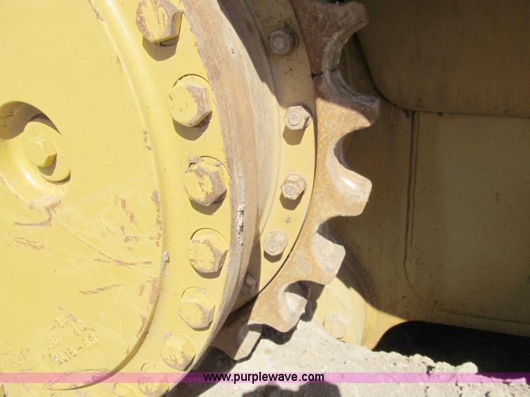 image for item D3102 1999 Caterpillar D6R XL dozer