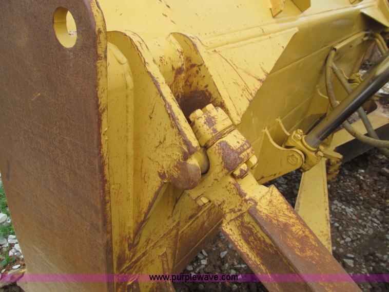 image for item D3102 1999 Caterpillar D6R XL dozer