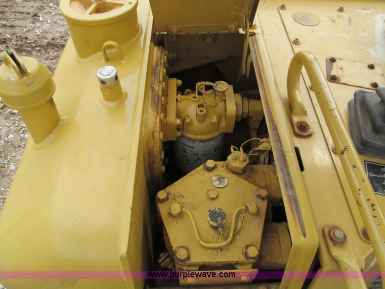image for item D3102 1999 Caterpillar D6R XL dozer