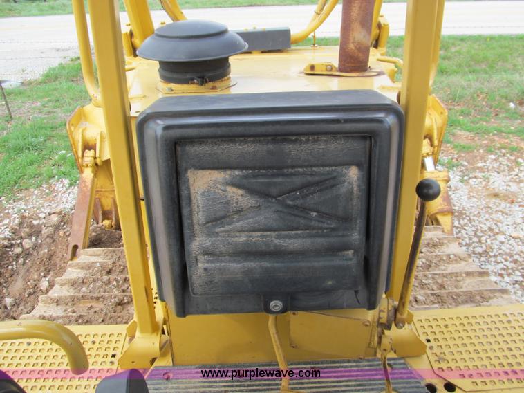 image for item D3102 1999 Caterpillar D6R XL dozer
