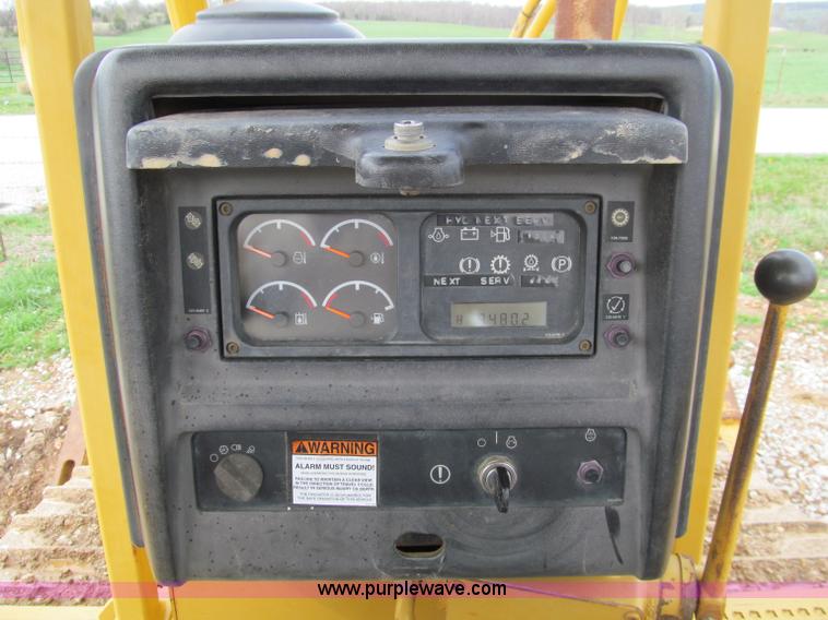 image for item D3102 1999 Caterpillar D6R XL dozer