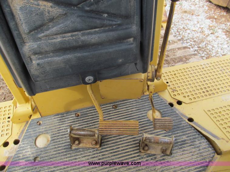image for item D3102 1999 Caterpillar D6R XL dozer