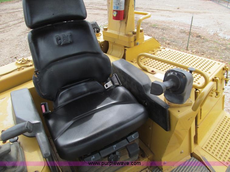 image for item D3102 1999 Caterpillar D6R XL dozer