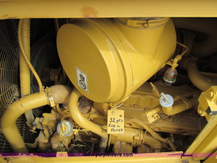 image for item D3102 1999 Caterpillar D6R XL dozer