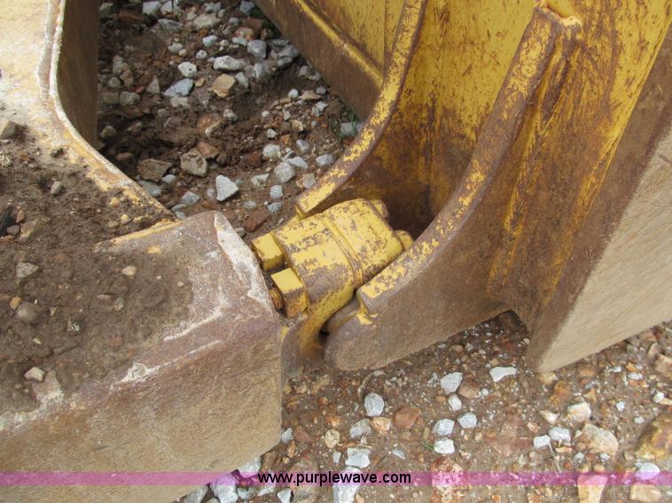 image for item D3102 1999 Caterpillar D6R XL dozer