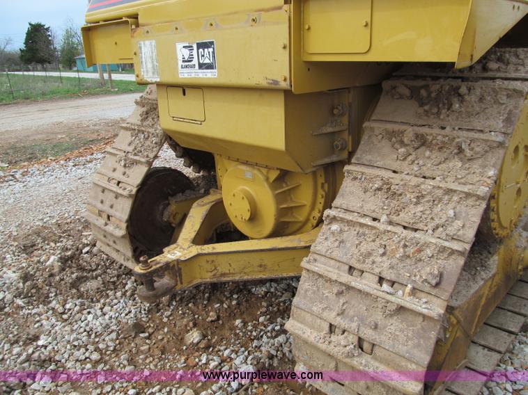 image for item D3102 1999 Caterpillar D6R XL dozer