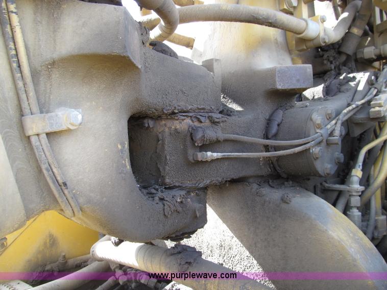 image for item D3104 1994 Caterpillar 621F scraper