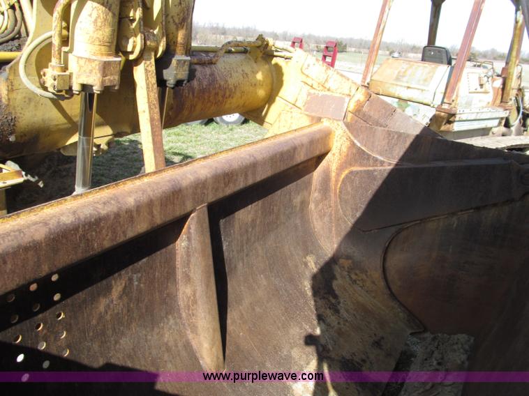 image for item D3104 1994 Caterpillar 621F scraper