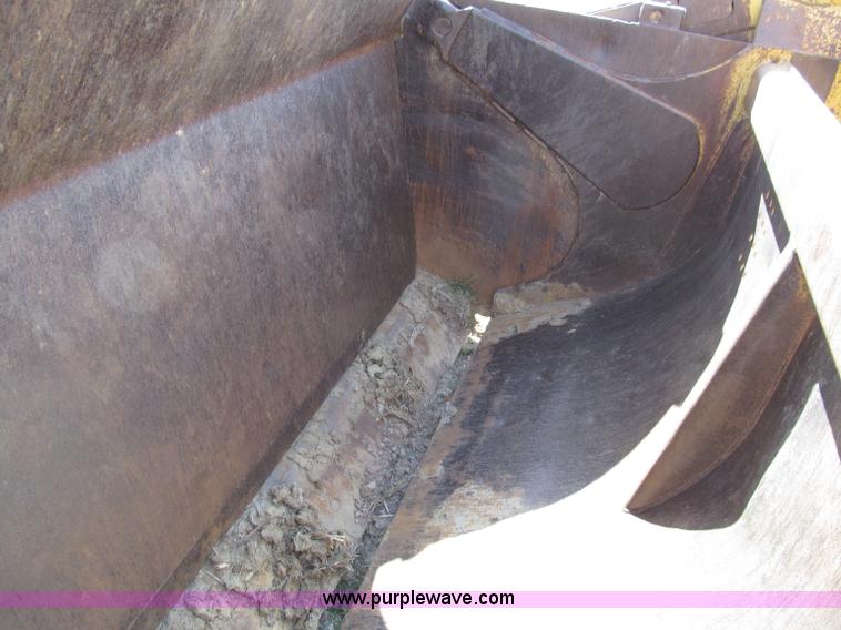 image for item D3104 1994 Caterpillar 621F scraper